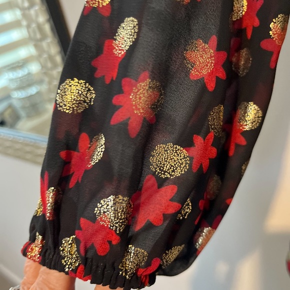 Black Gold and Red Pullover Blouse, Size 14/16, Long sleeves, Cinched waist sash - Picture 5 of 9